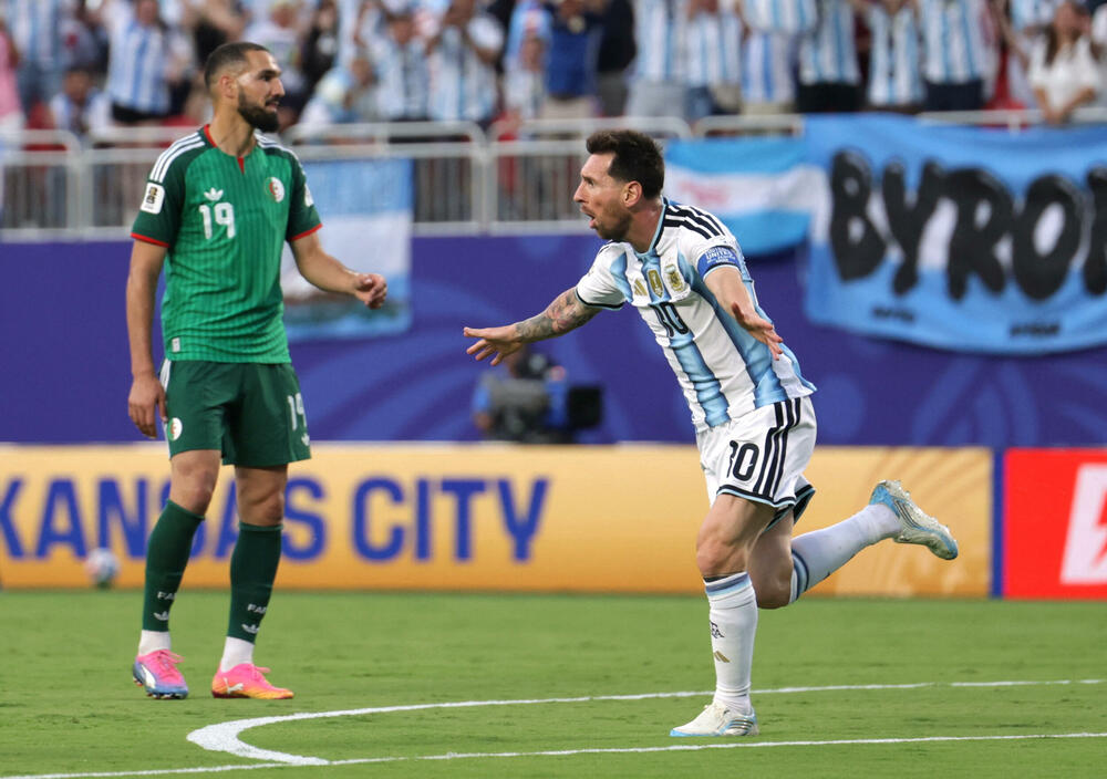 <p>U svom 200. nastupu za Argentinu postigao je 118, 119. i 120 gol, a 14, 15. i 16. na svjetskim šampionatima</p>