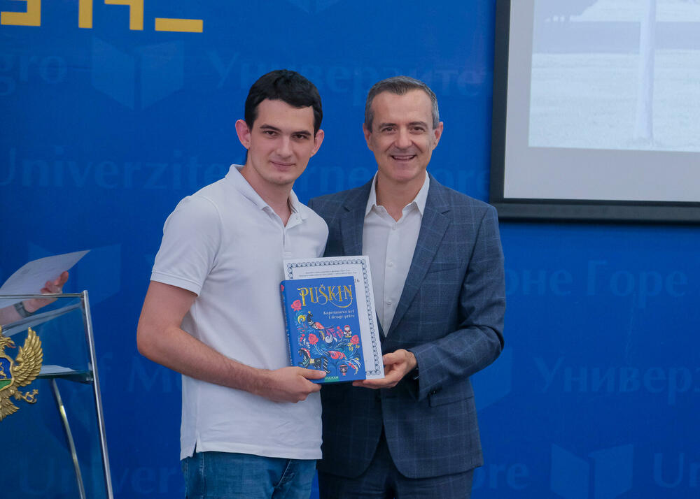 <p>Učenici su osvojili nagrade iz Bilogije, Fizike, Hemije, Matematike i Programiranja</p>