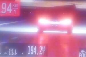 Policija: Tri osobe iz Srbije uhapšene na auto-putu zbog...