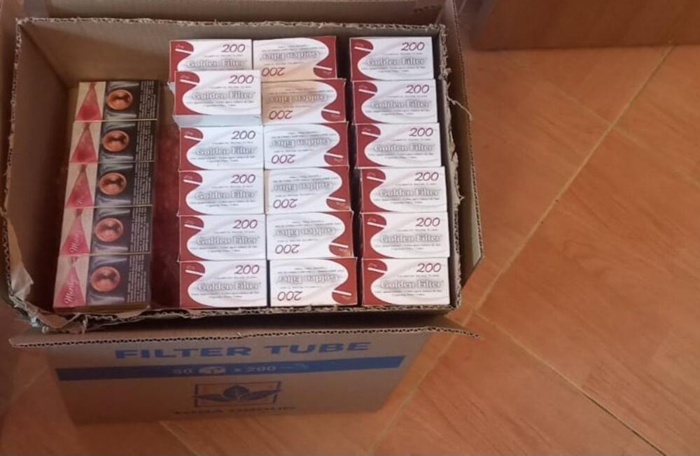 <p>"Policijski službenici Odjeljenja bezbjednosti Podgorica preduzeli su aktivnosti usmjerene na suzbijanje sive ekonomije, nedozvoljene trgovine akciznim robama i drugih oblika ekonomskog kriminala", piše u saopštenju Uprave policije (UP)</p>