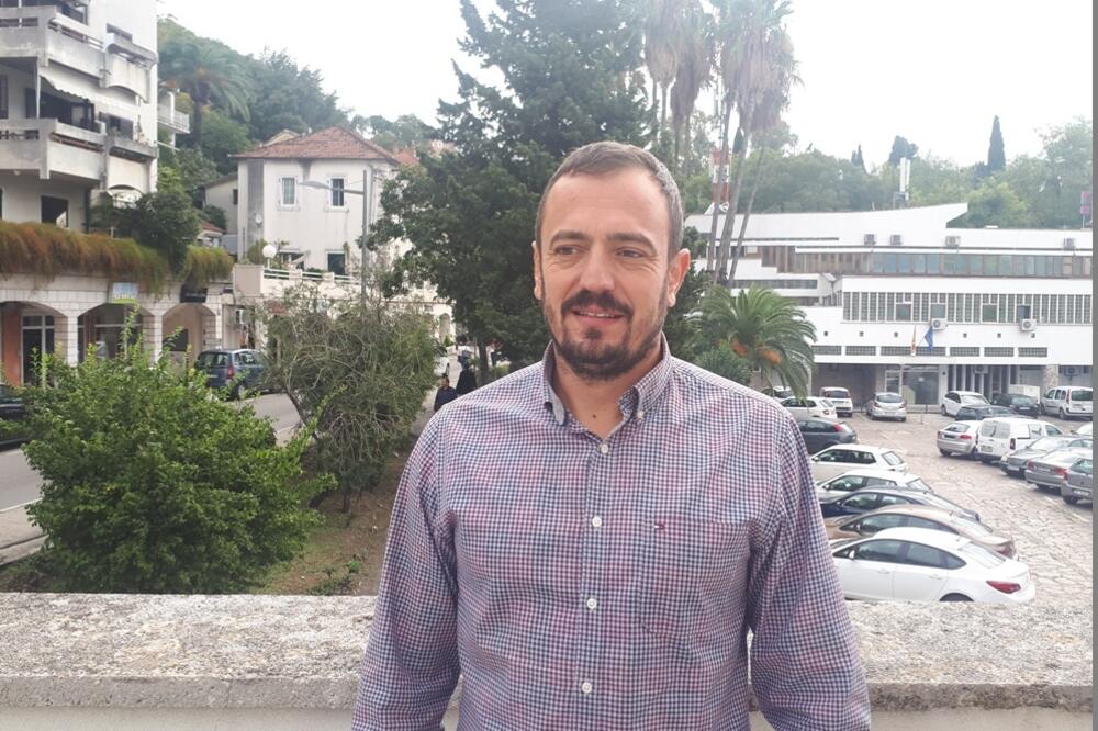 Policija tvrdi da je svojim potezima nanio štetu kulturnoj baštini Crne Gore: Velaš, Foto: hercegnovi.me