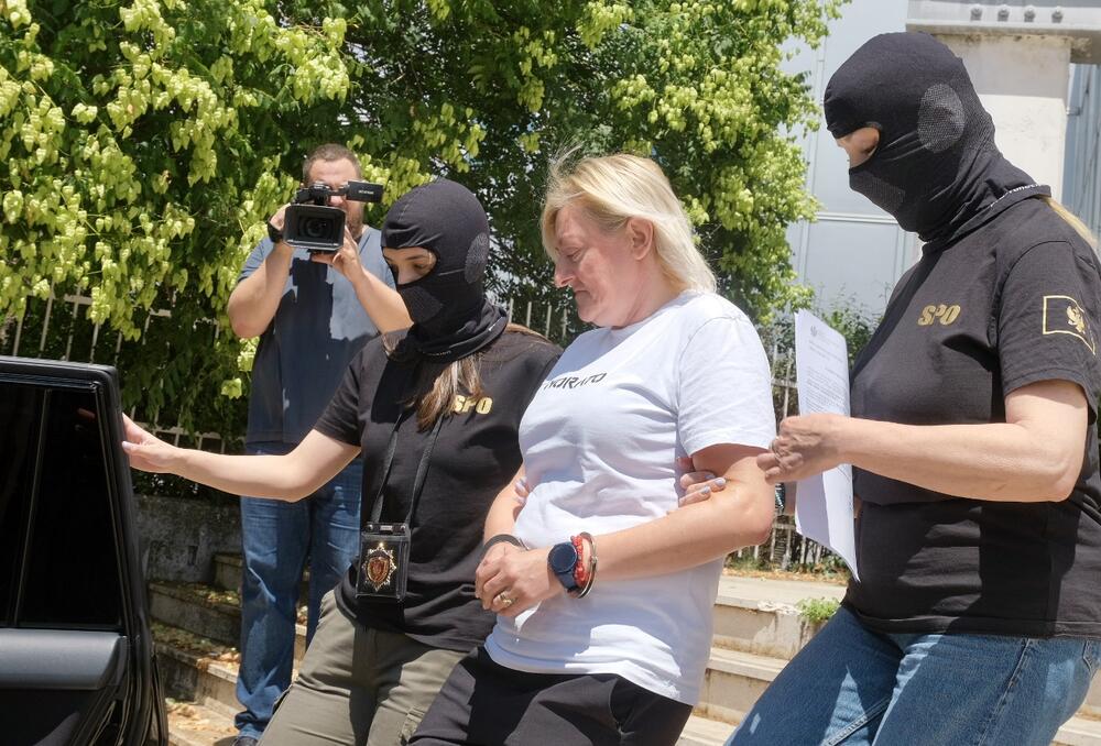 <p>"Specijalno državno tužilaštvo će, nakon završetka dokaznih radnji koje se preduzimaju i saslušanja lica lišenih slobode kao osumnjičenih, obavijestiti javnost o njihovim rezultatima i odluci o daljem toku postupka", saopštilo je SDT</p>