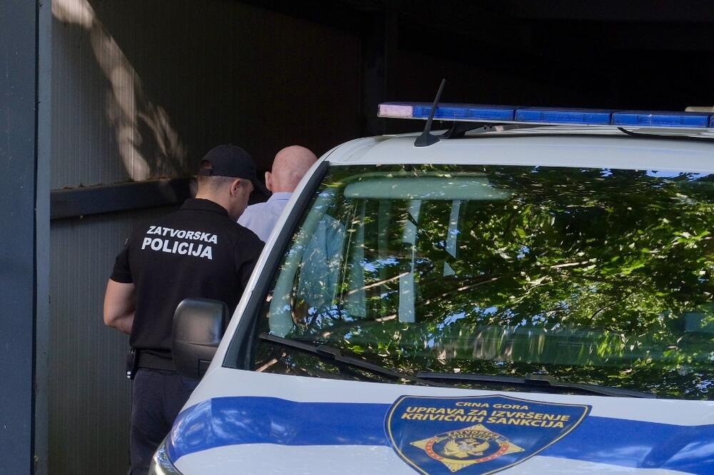 Katnića dovode na suđenje, Foto: Risto Božović