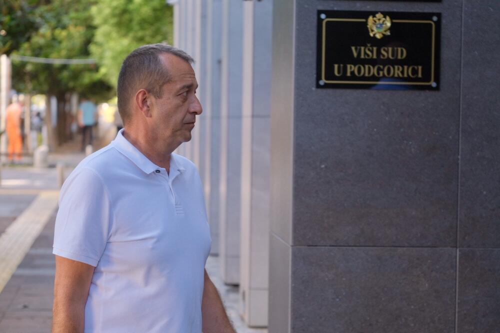 Čađenović tokom jednog od ranijih dolazaka u Viši sud, Foto: Risto Božović
