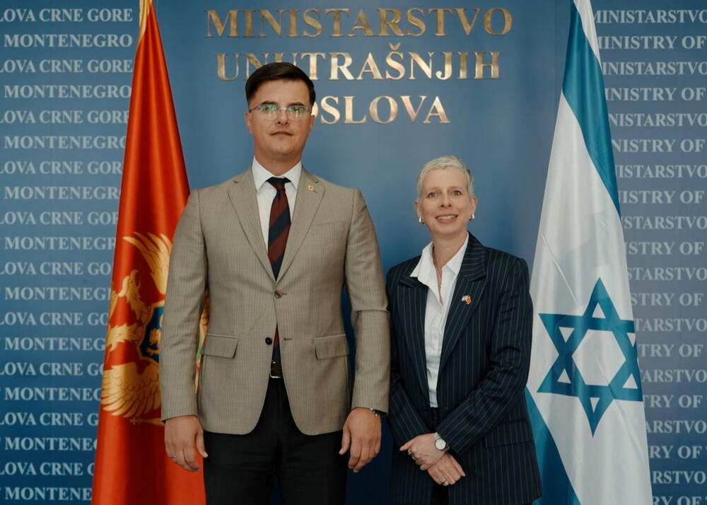 <p>Ministar unutrašnjih poslova Danilo Šaranović je istakao da je donacija mnogo više od materijalne pomoći, navodeći da je ona potvrda prijateljstva, solidarnosti i spremnosti za zajednički odgovor na izazove sa kojima se suočavaju dvije države</p>