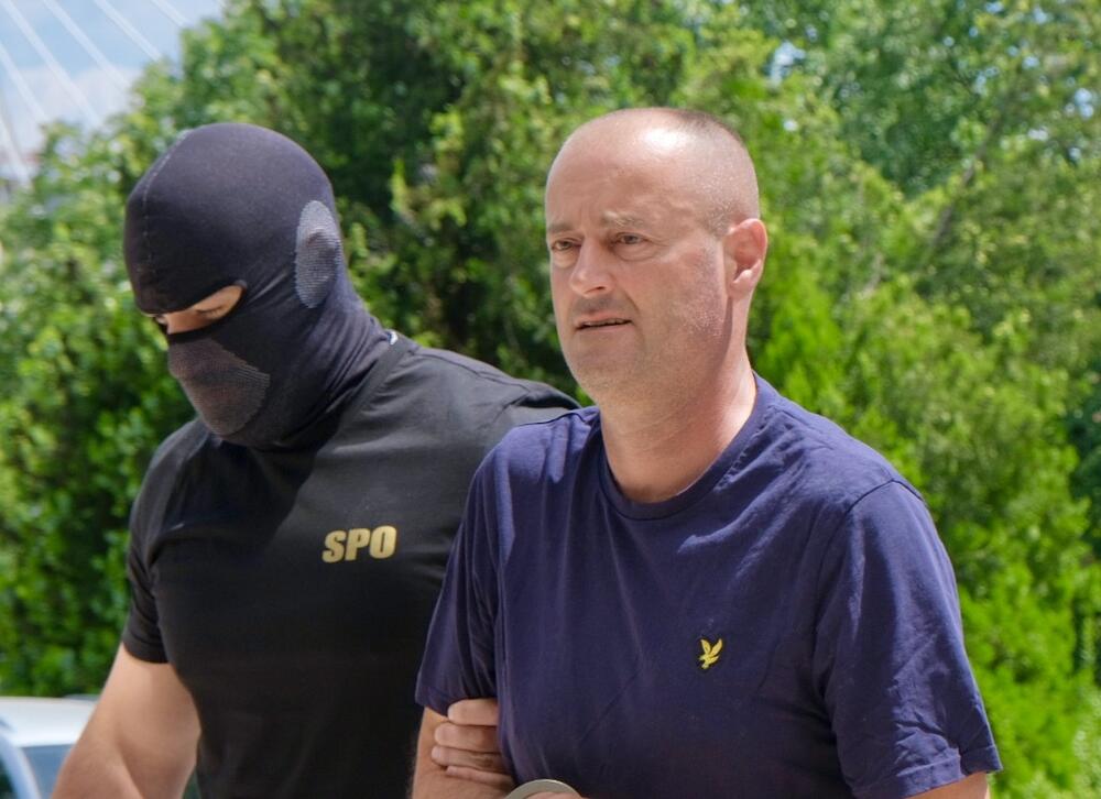 <p>"Specijalno državno tužilaštvo će, nakon završetka dokaznih radnji koje se preduzimaju i saslušanja lica lišenih slobode kao osumnjičenih, obavijestiti javnost o njihovim rezultatima i odluci o daljem toku postupka", saopštilo je SDT</p>