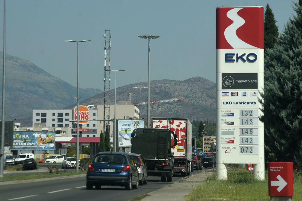 Država im "čuva" novac pet godina, Foto: BORIS PEJOVIC