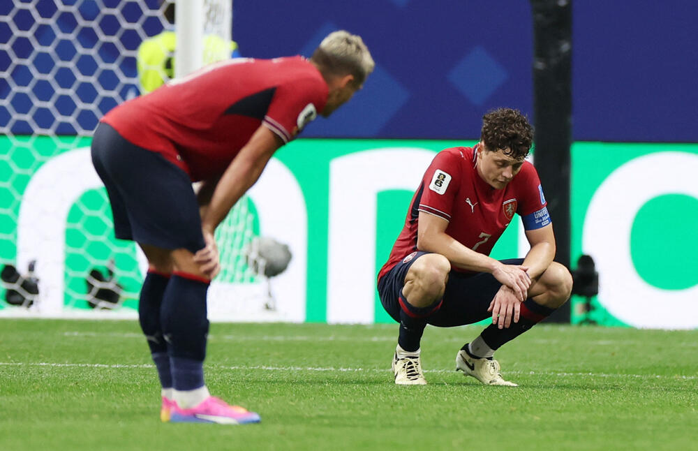 <p>"Knedličke" vodile do finiša, pa primile gol iz penala - selekcija "bafana bafana" bodom sačuvala šanse da prođe dalje (1:1)</p>
