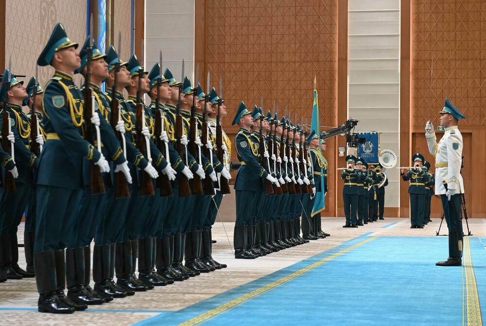 <p>"Predsjednik Kazahstana Kasim Žomart Tokajev priredio je ceremoniju zvaničnog dočeka, čime je označen početak razgovora na najvišem nivou između dvije države. Nakon ceremonije, predsjednici su započeli razgovore o jačanju političkog dijaloga, ekonomske saradnje i novih razvojnih mogućnosti za dvije države", piše u saopštenju Kancelarija za odnose s javnošću predsjednika Crne Gore</p>
