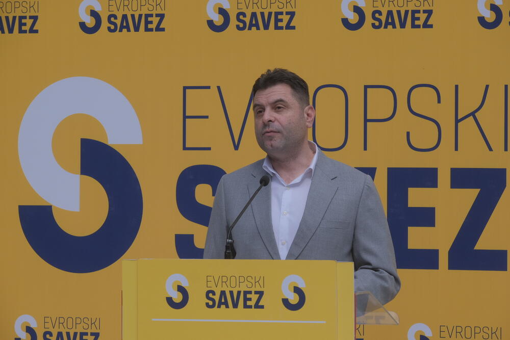 d, Ivan Vujović