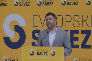 Vujović vladajućoj većini: Možete zatvoriti i hiljadu poglavlja,...