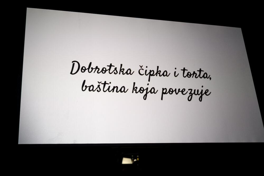 Dobrotska čipka i torta