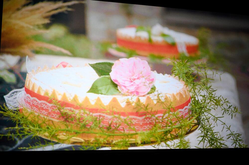 Dobrotska čipka i torta