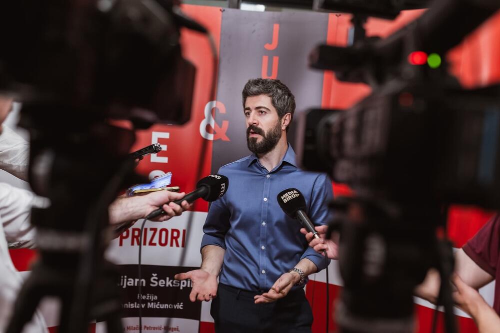 Ćatović nakon premijere predstave u CNP-u
