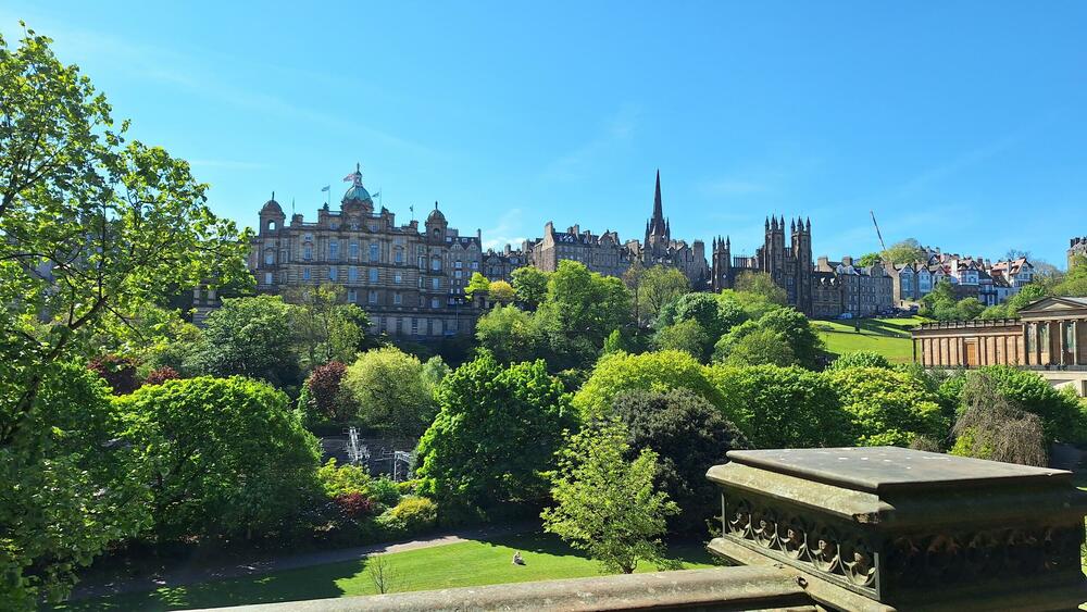 Edinburg je grad sa oko 40.000 studenata iz svih krajeva svijeta