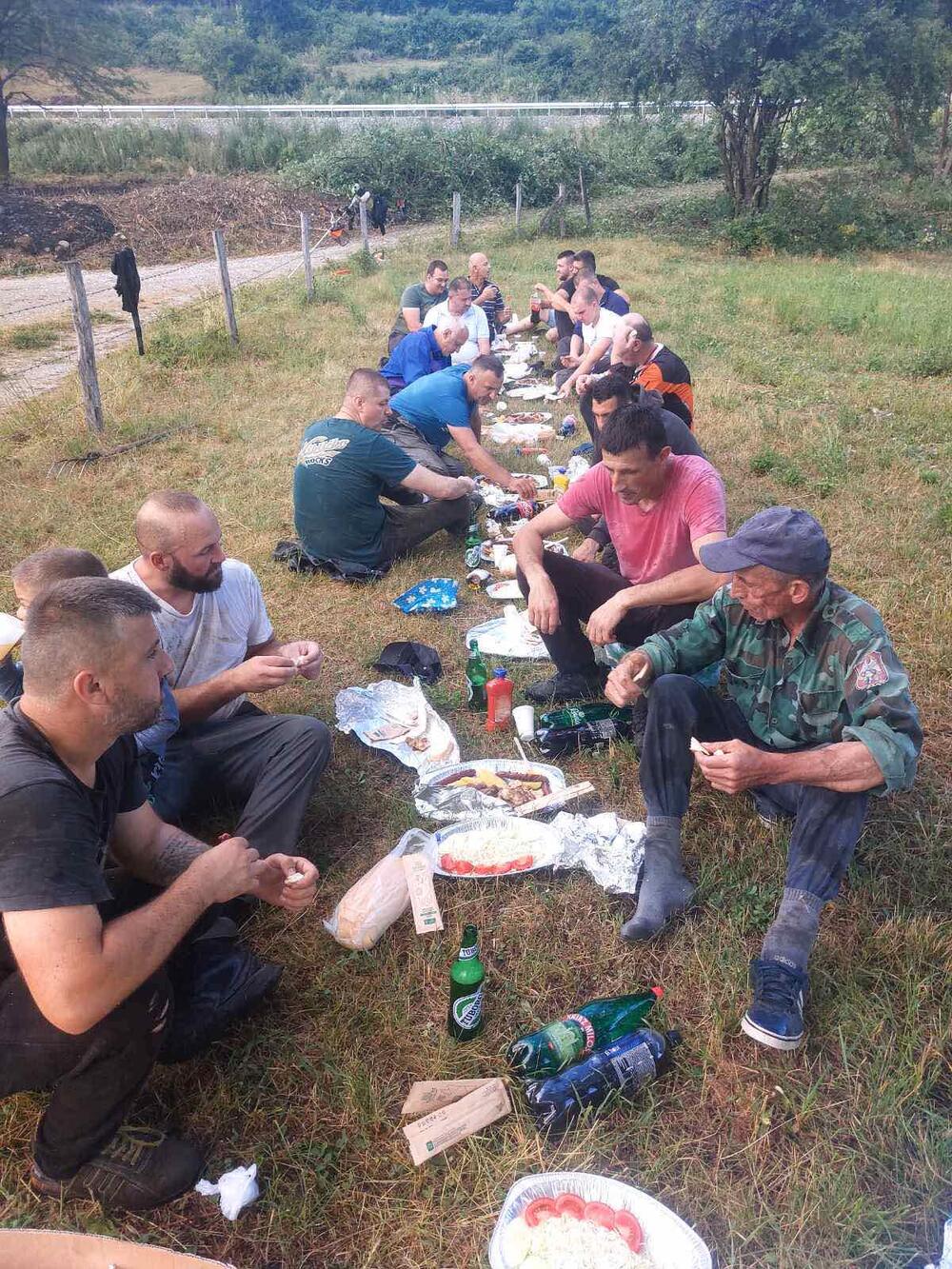 <p>Tvrde da neće dozvoliti izgradnju Regionalnog centra za upravljanje otpadom<br />  </p>