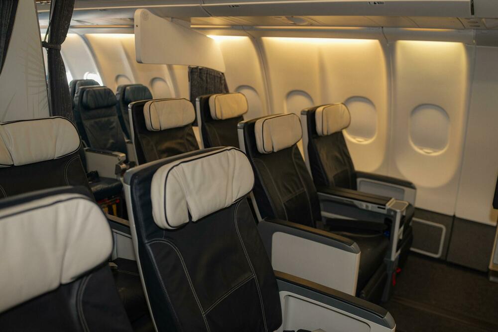 <p>Međunarodni aerodrom Tirana (TIA) danas je objavio uspostavljanje prve direktne avio-linije prema Torontu u Kanadi. Ova ruta predstavlja istorijski uspjeh za albansku vazduhoplovnu industriju, budući da je riječ o prvom transatlantskom letu u istoriji Albanije.</p>