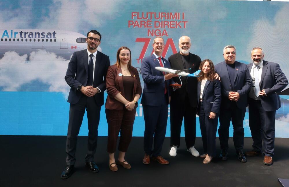 <p>Međunarodni aerodrom Tirana (TIA) danas je objavio uspostavljanje prve direktne avio-linije prema Torontu u Kanadi. Ova ruta predstavlja istorijski uspjeh za albansku vazduhoplovnu industriju, budući da je riječ o prvom transatlantskom letu u istoriji Albanije.</p>