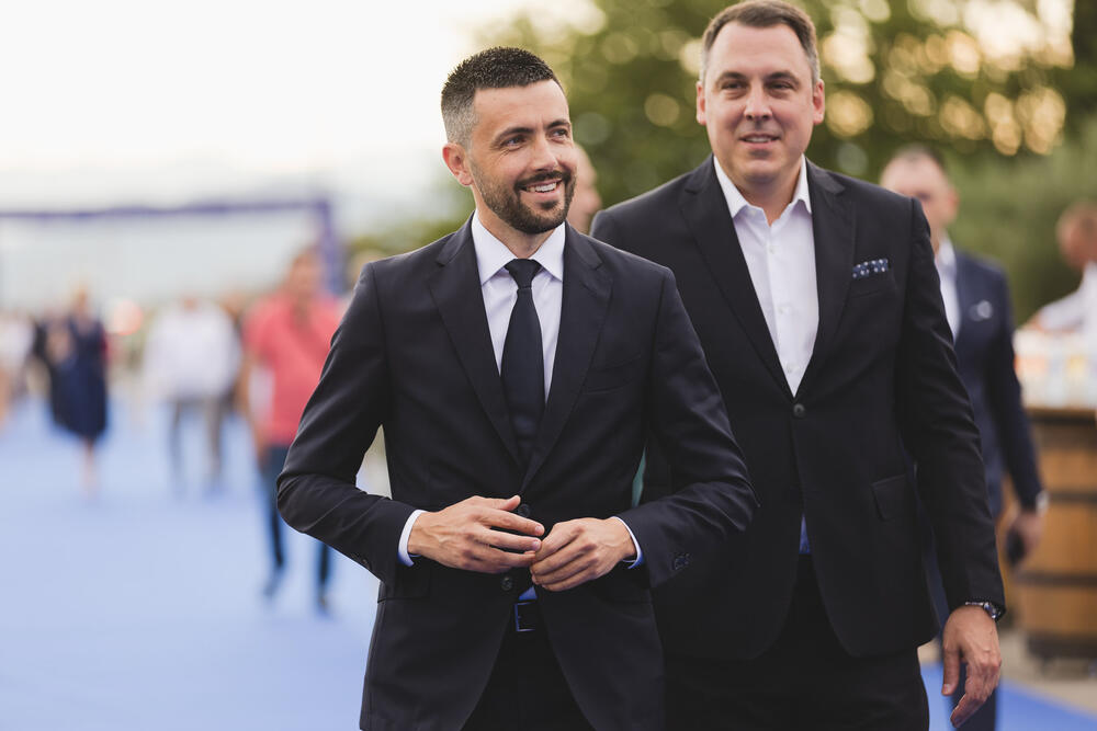 <p>"DPS je trajao i opstajao zato što je bila uz Crnu Goru onda kada su se donosile najvažnije odluke", rekao je predsjednik DPS-a<br /> </p>