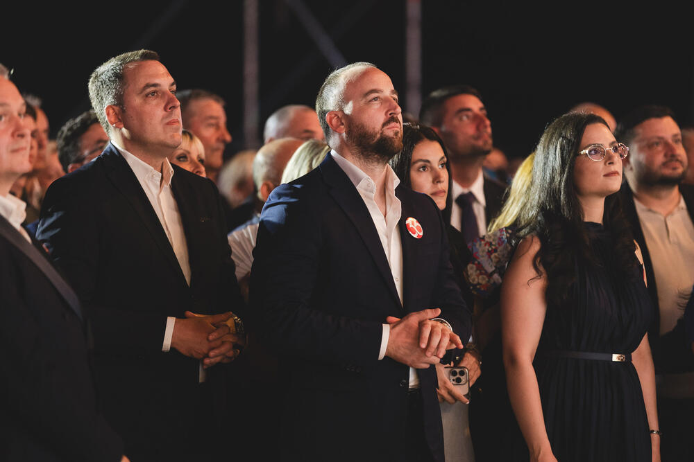 <p>"DPS je trajao i opstajao zato što je bila uz Crnu Goru onda kada su se donosile najvažnije odluke", rekao je predsjednik DPS-a<br /> </p>