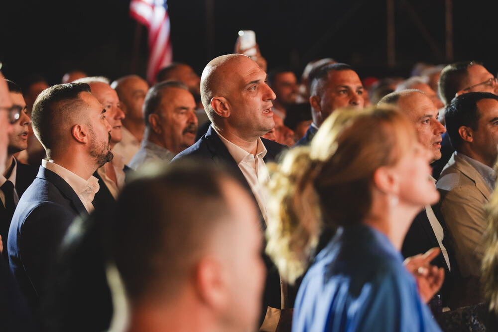 <p>"DPS je trajao i opstajao zato što je bila uz Crnu Goru onda kada su se donosile najvažnije odluke", rekao je predsjednik DPS-a<br /> </p>
