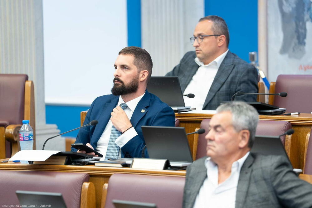<p>Ministar pravde Bojan Božović je u Skupštini obrazlagao predlog izmjena Zakona o sprečavanju korupcije</p>