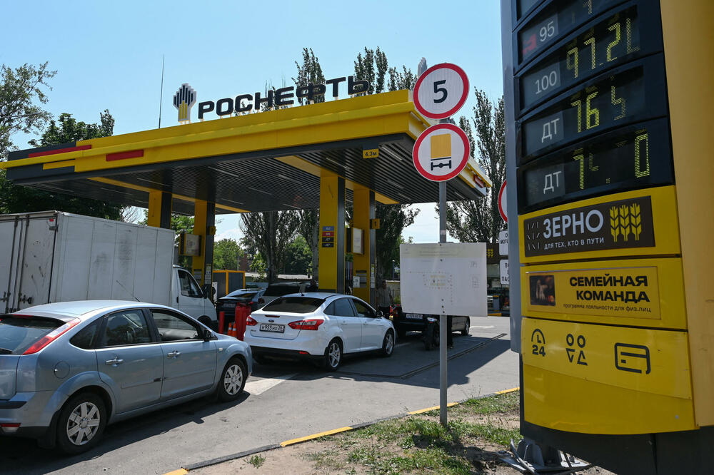 Red za gorivo u Rostovu na Donu, Foto: Rojters