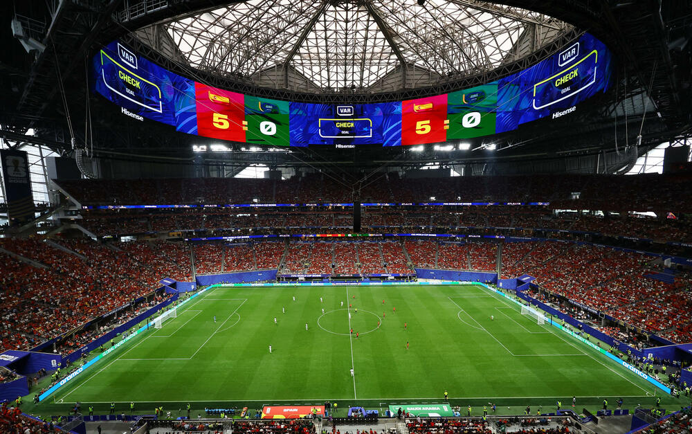 Mercedes-Benc arena