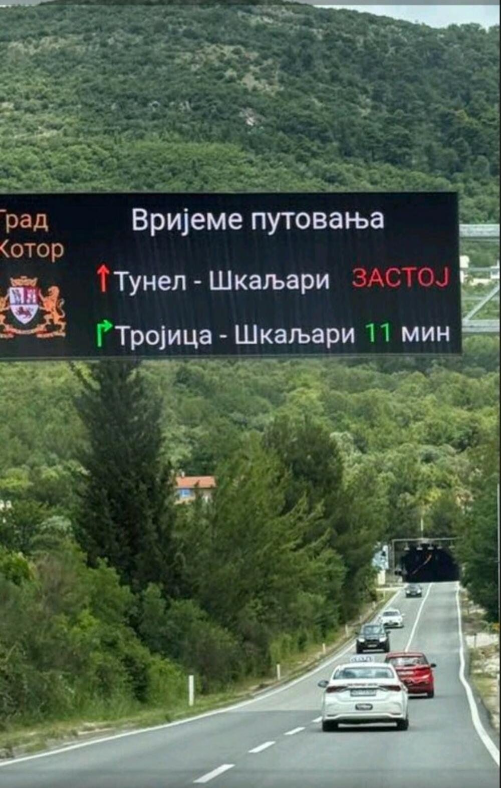 Obavještenje o zastoju na ulazu u tunel