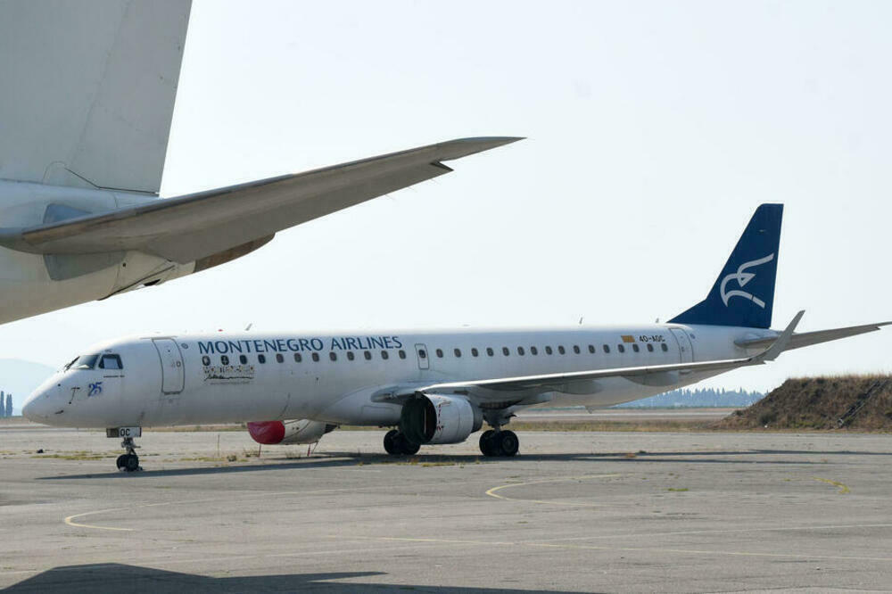 Već pet i po godina prizemljen na podgoričkom aerodromu: "Čarli", Foto: Luka Zeković