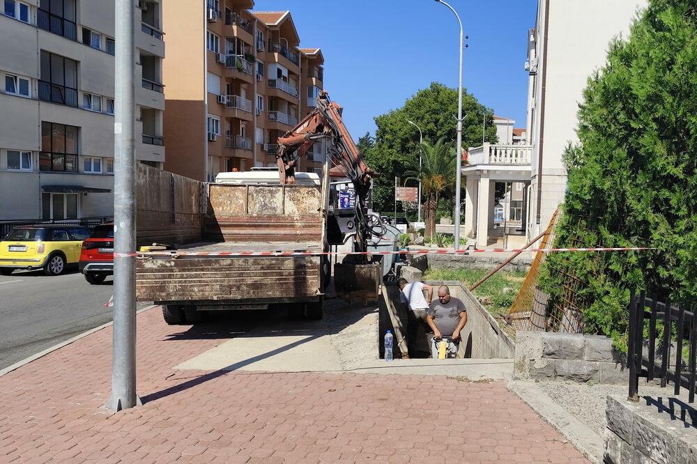 Radovi kod stare zgrade Opštine, Foto: Siniša Luković