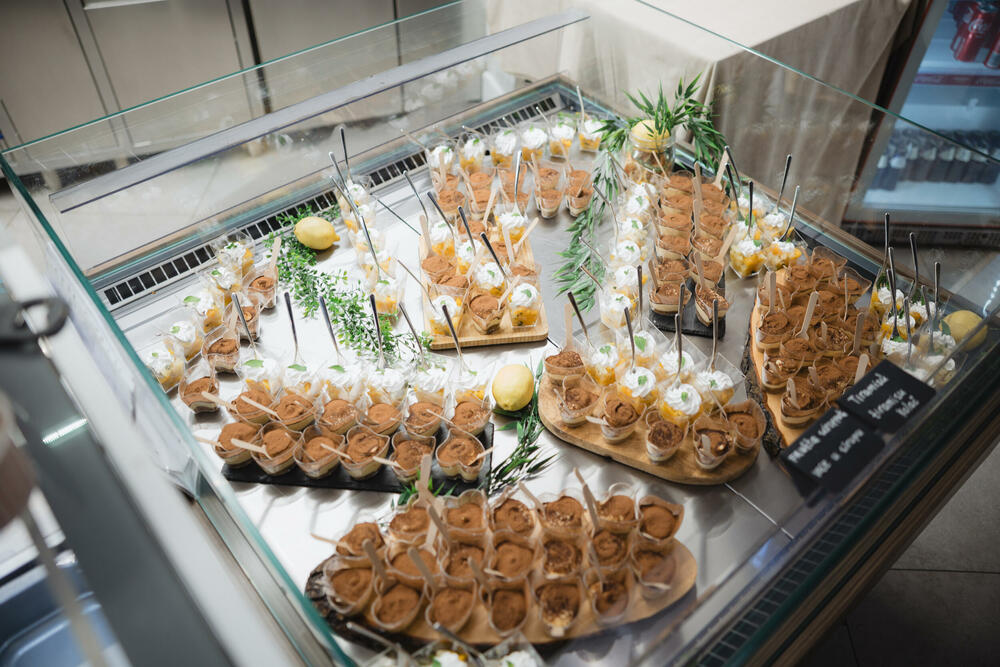 <p>U okviru kampanje &bdquo;Ukusi Italije&ldquo;, Domaća trgovina je organizovala posebno gastronomsko veče za partnere, dobavljače i predstavnike institucija, u znaku italijanske kulinarske tradicije i kvaliteta proizvoda dostupnih u prodajnim objektima Aroma, City i Conto.</p>