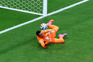 Muslera: Izvinjavam se saigračima i urugvajskom narodu za moj...