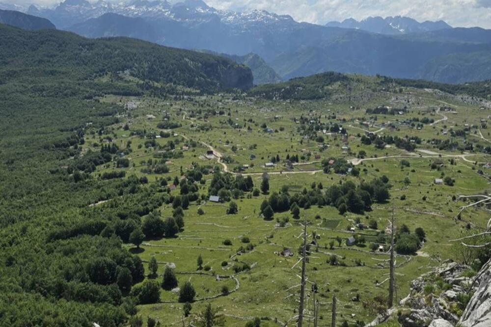 Bez struje nemaju ni vodu: Kučka korita, Foto: Privatna arhiva