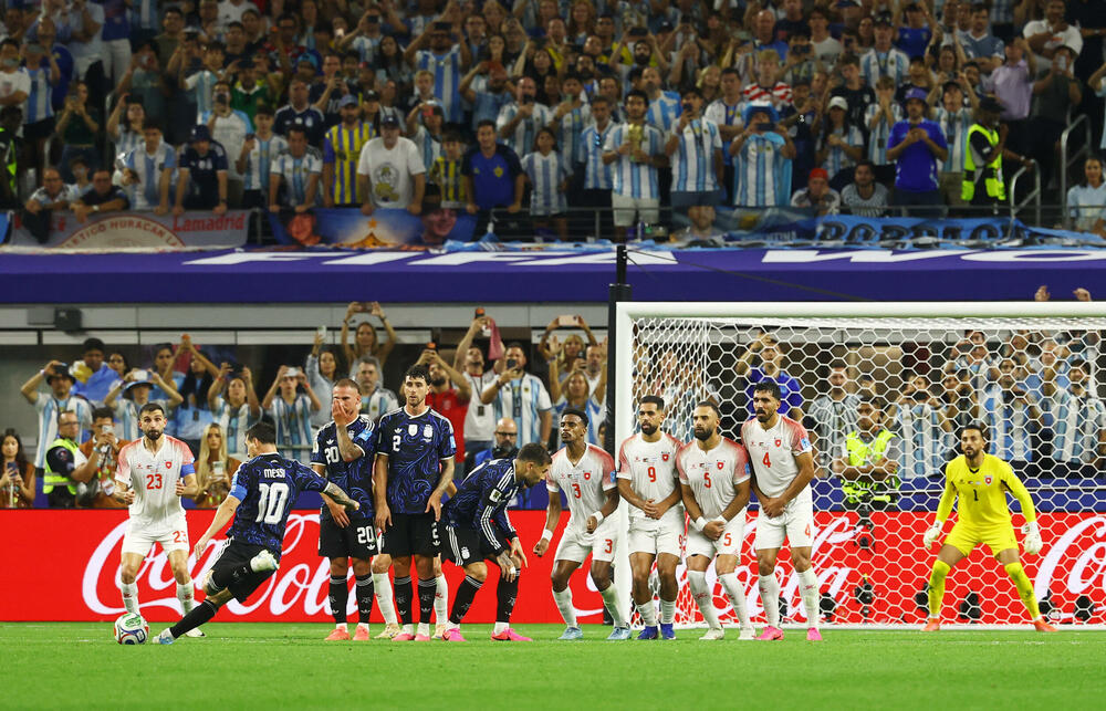 Lionel Mesi, Argentina