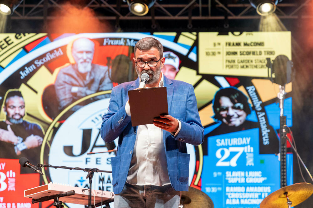 <p>Nakon fantastičnog otvaranja u Tivtu, drugo veče 11. Made in New York Jazz Festivala održano je sinoć na Ljetnjoj pozornici na Cetinju</p>