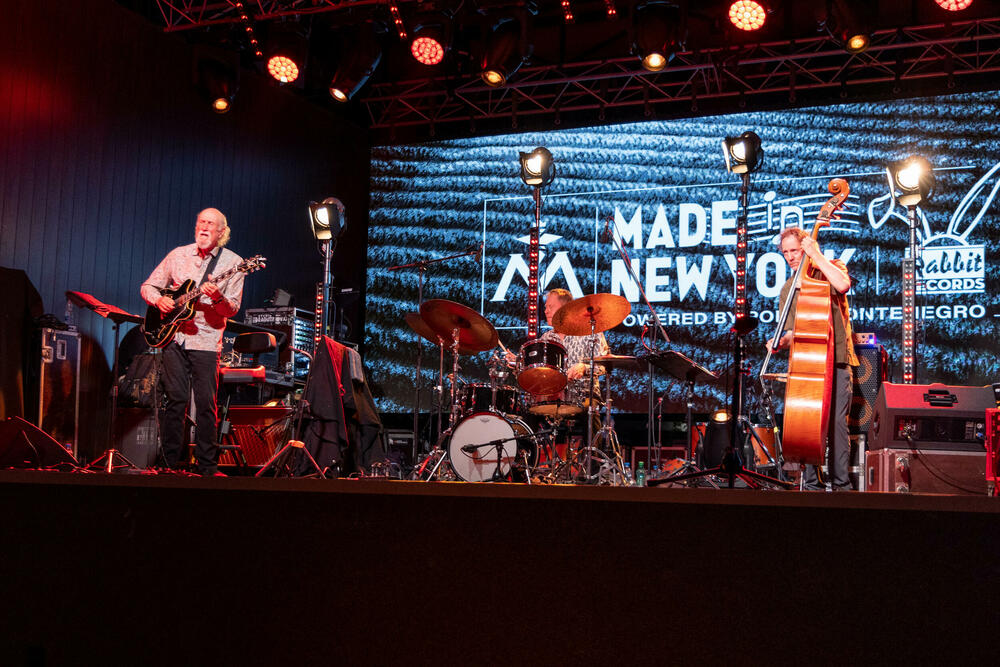 <p>Nakon fantastičnog otvaranja u Tivtu, drugo veče 11. Made in New York Jazz Festivala održano je sinoć na Ljetnjoj pozornici na Cetinju</p>