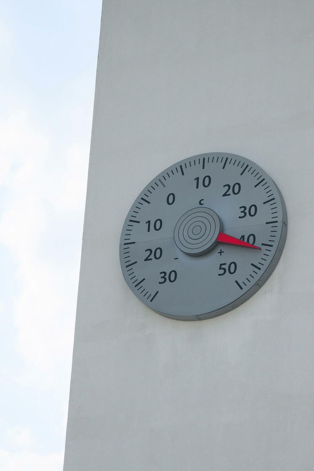 <p>U narednih dan ili dva oluje bi mogle pogoditi djelove Francuske i Njemačke, dok meteorolozi za ovu sedmicu prognoziraju svježije vrijeme u velikom dijelu zapadne Evrope, kako se toplotni talas pomjera dublje ka centralnoj Evropi i Balkanu</p>