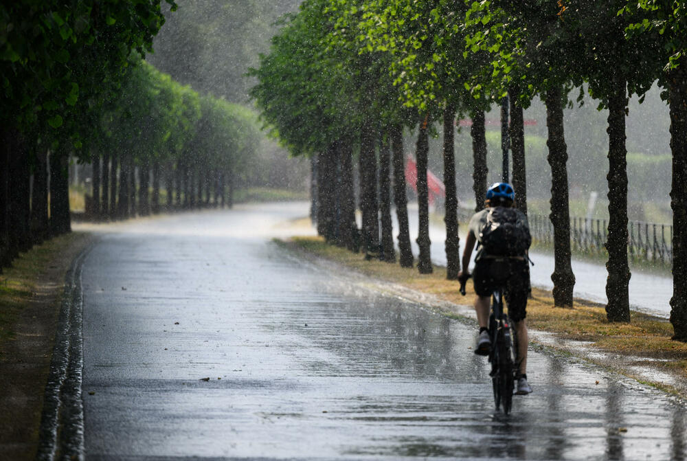 <p>U narednih dan ili dva oluje bi mogle pogoditi djelove Francuske i Njemačke, dok meteorolozi za ovu sedmicu prognoziraju svježije vrijeme u velikom dijelu zapadne Evrope, kako se toplotni talas pomjera dublje ka centralnoj Evropi i Balkanu</p>
