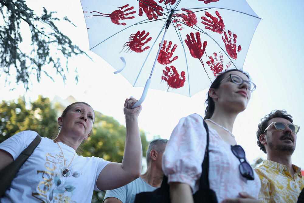 <p>Docent na Učiteljskom fakultetu u Beogradu Nemanja Karović kritikovao je politiku aktuelne vlasti rekavši da ljudi koji vode Srbiju ne prezaju ni od čega<br /> </p>