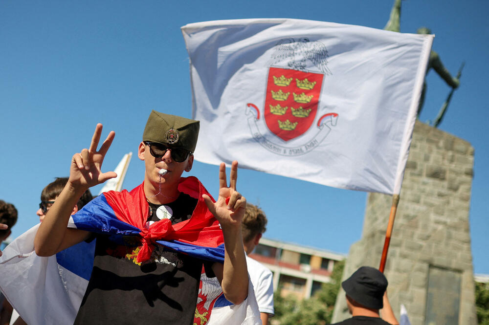 <p>Docent na Učiteljskom fakultetu u Beogradu Nemanja Karović kritikovao je politiku aktuelne vlasti rekavši da ljudi koji vode Srbiju ne prezaju ni od čega<br /> </p>