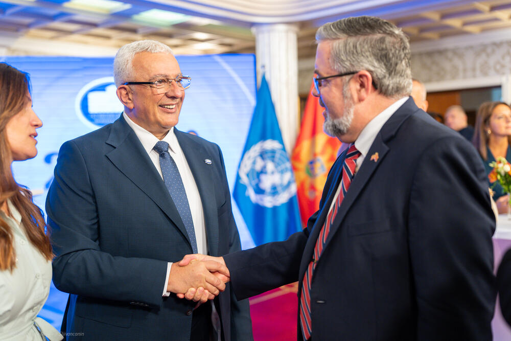 <p>"Na Kosovu polju naši preci su dali svoj odgovor istoriji. Oni su pokazali da pripadaju tadašnjoj hrišćanskoj Evropi, Evropi koja je vjerovala u život vječni, u carstvo nebesko, u čast i slobodu kao najviše vrijednosti. Taj odgovor nije bio samo ratnički. On je bio duhovni, moralni i civilizacijski"</p>