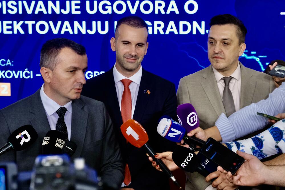 Ljiljanić, Spajić i Vuković, Foto: Risto Božović