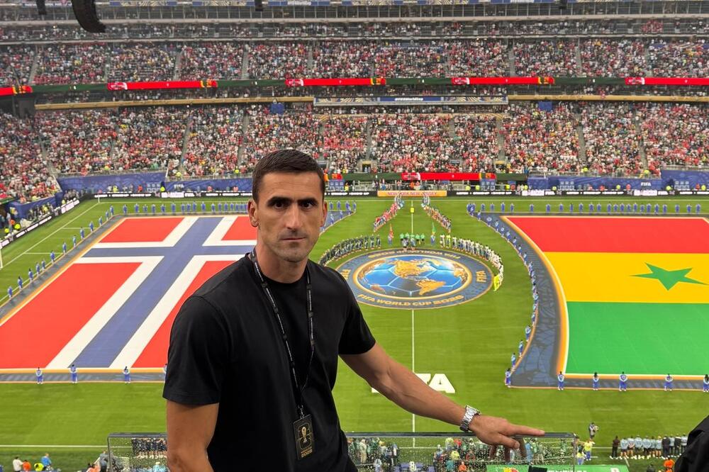 Dabanović na stadionu "MetLajf" u Njujorku uoči meča Norveška - Senegal, Foto: Privatni album