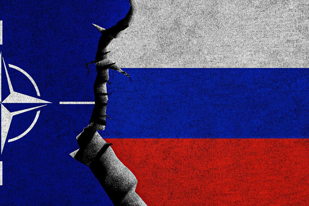 Zastave NATO-a i Rusije (Ilustracija), Foto: Shutterstock