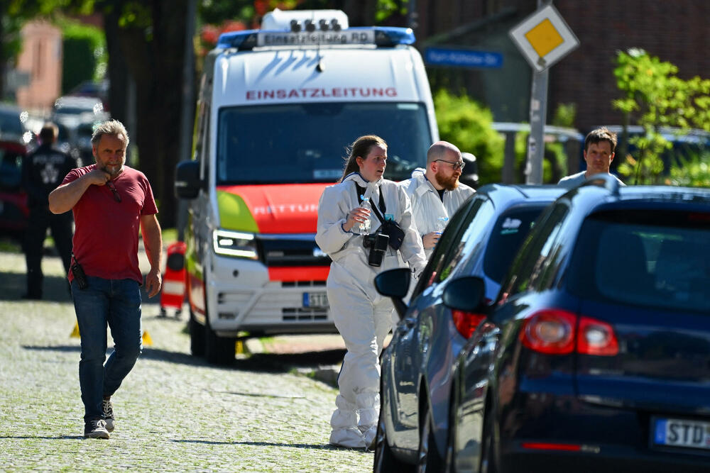 <p>Nakon incidenta, policija je upozorila stanovnike da se drže dalje od tog područja, ali je kasnije saopštila da nema opasnosti po širu javnost</p>