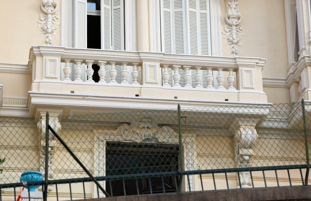 <p>Vadim Ermolajev je stanovnik Monaka od decembra 2023. godine kad su mu uvedene sankcije prema odluci Savjeta za nacionalnu bezbjednost koju je naložio predsjednik Ukrajine Volodimir Zelenski</p>  <p>Sankcije su uvedene oligarhu zbog nastavka trgovine alkoholom na crnomorskom poluostrvu Krim, koje je Rusija pripojila</p>