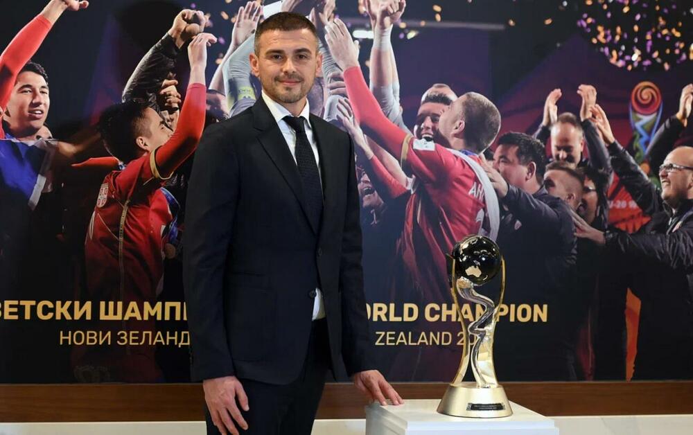 Bivši fudbaler Danko Lazović javno je podržao Vidića zbog čega se našao na udaru Kokeze, pokazuju skaj poruke