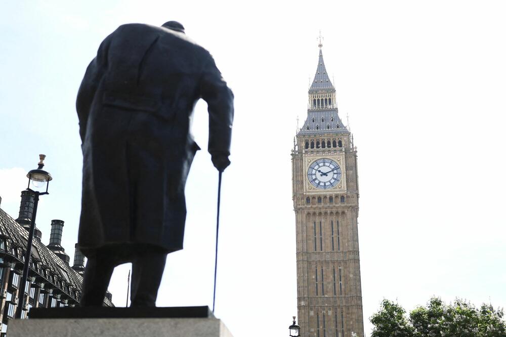 London: spomenik Čerčilu i Big Ben, Foto: Rojters