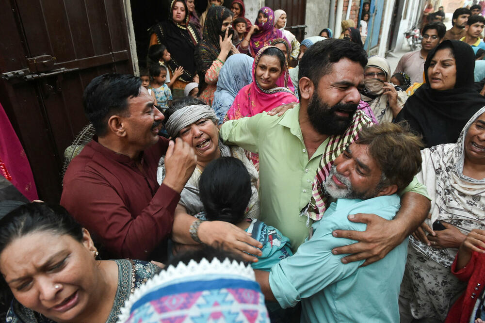 Rodbina stradale djece u Pakistanu, Foto: REUTERS